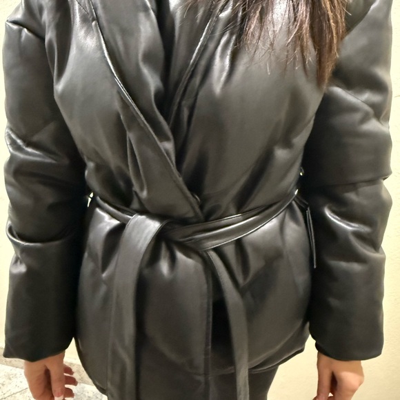 BLANK NYC The Love Doctor Black Vegan Faux Leather Puffer Coat Jacket Medium NWT - Picture 2 of 6